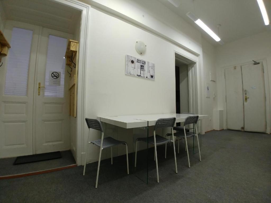 Apatrhostel Brno Extérieur photo